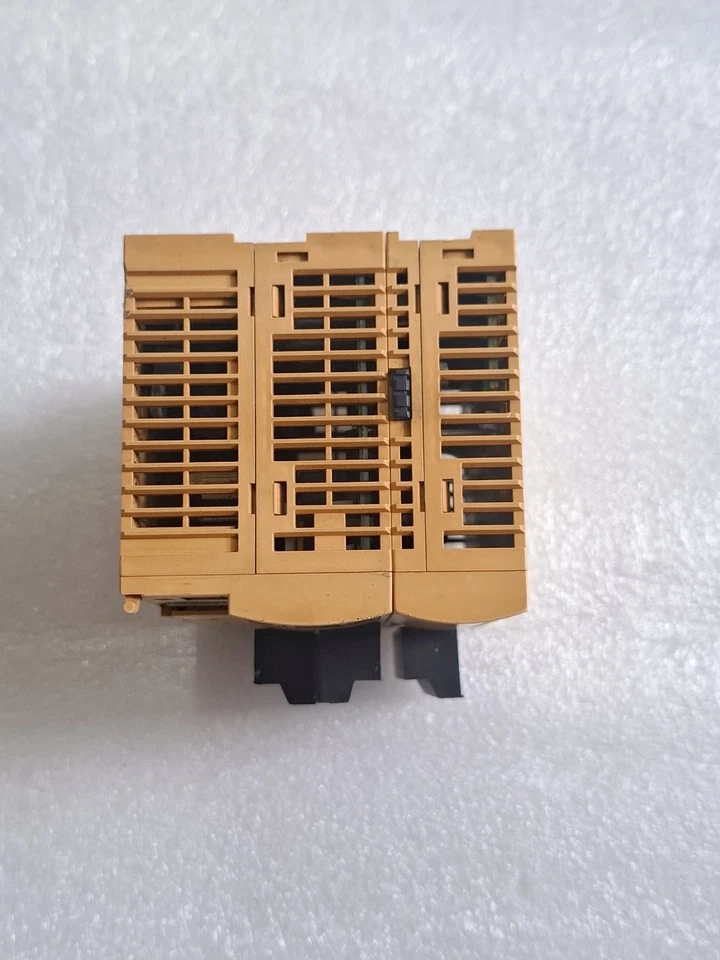 SCHNEIDER TWDLMDA20DRT WITH ANALOG INPUT MODULE TM2AMI4LT MINOR COSMETIC DAMAGED